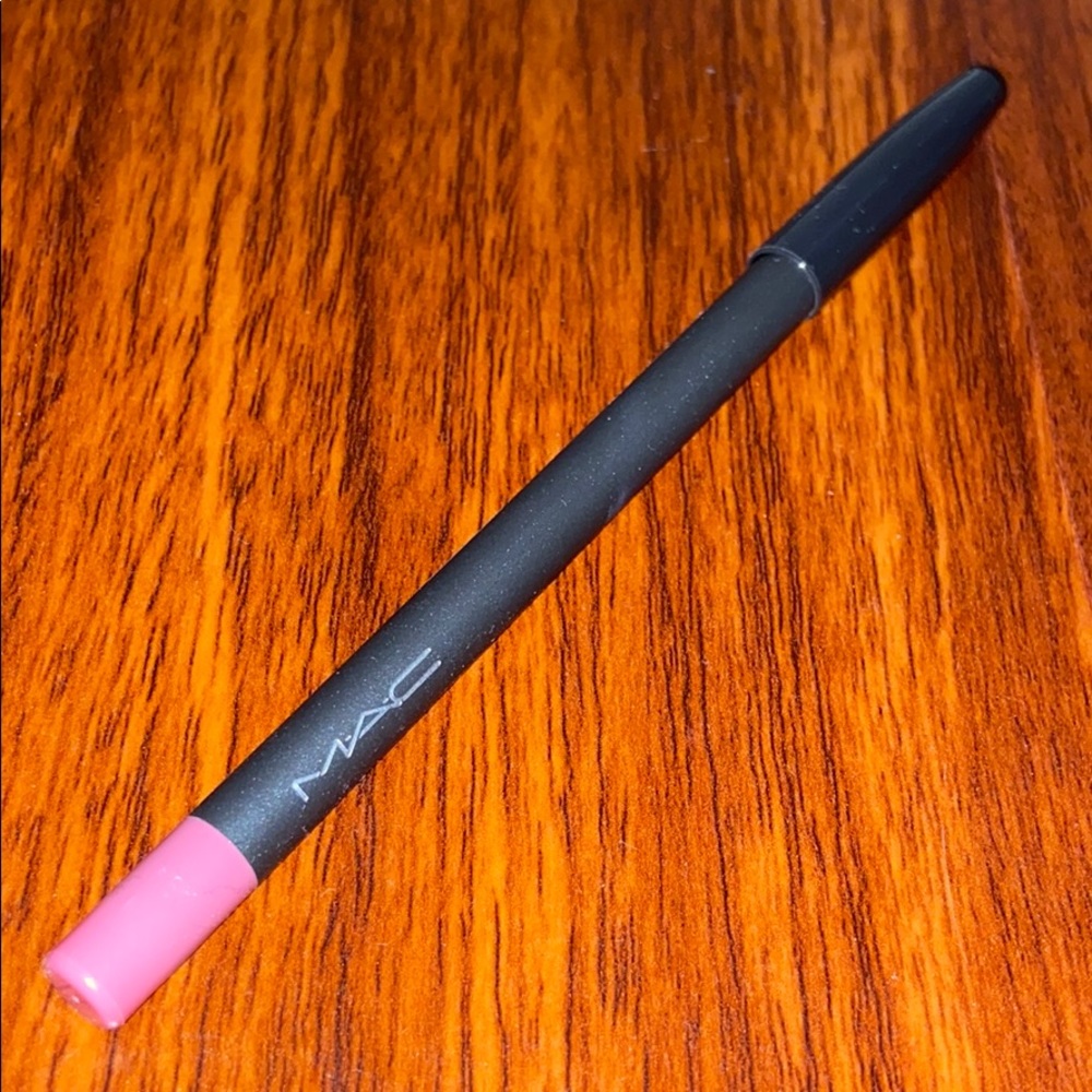 MAC LIP PENCIL